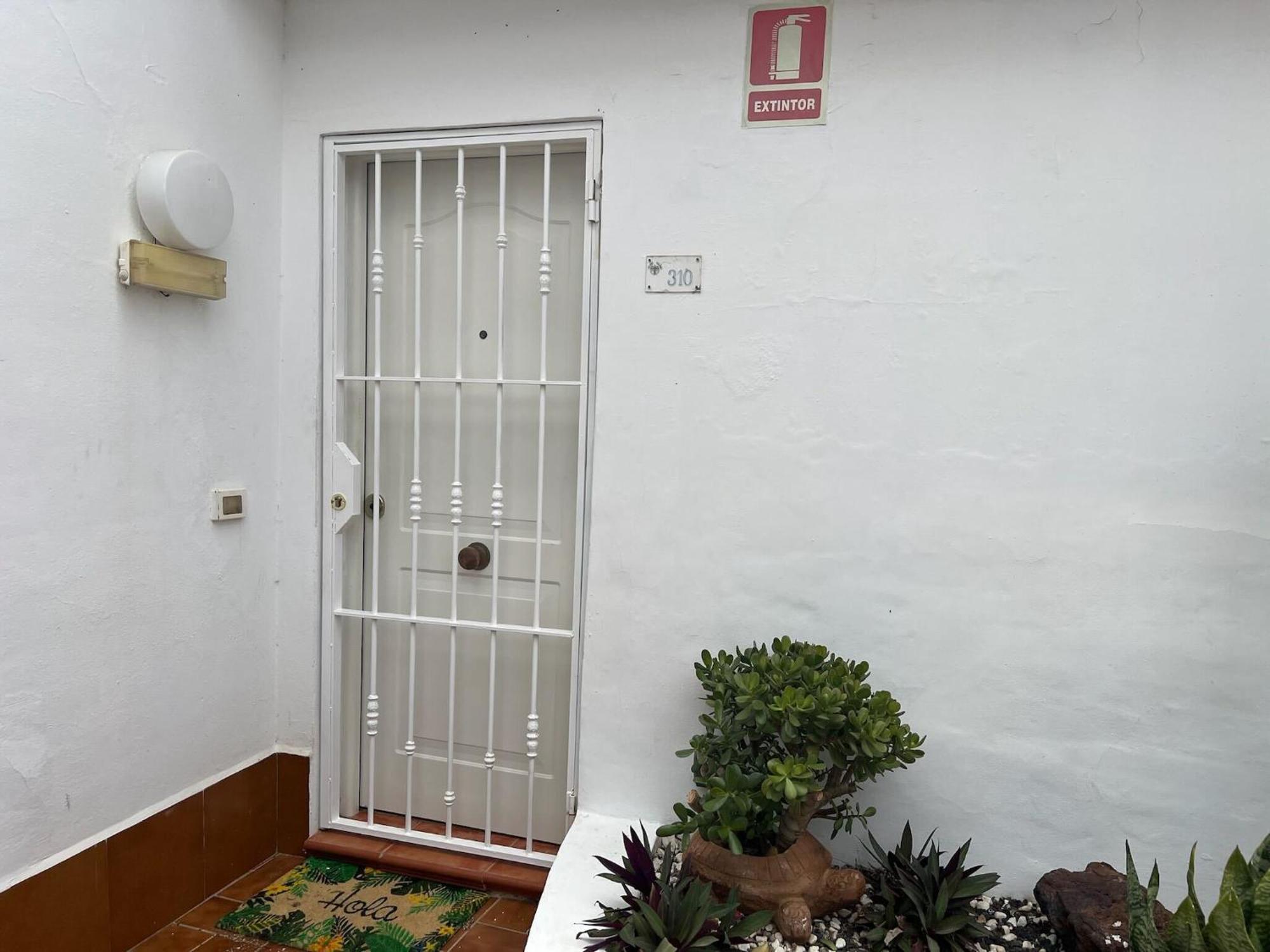 אדחה Child-Friendly, 3-Bedroom Apartment With Garden Near The Aqualand מראה חיצוני תמונה